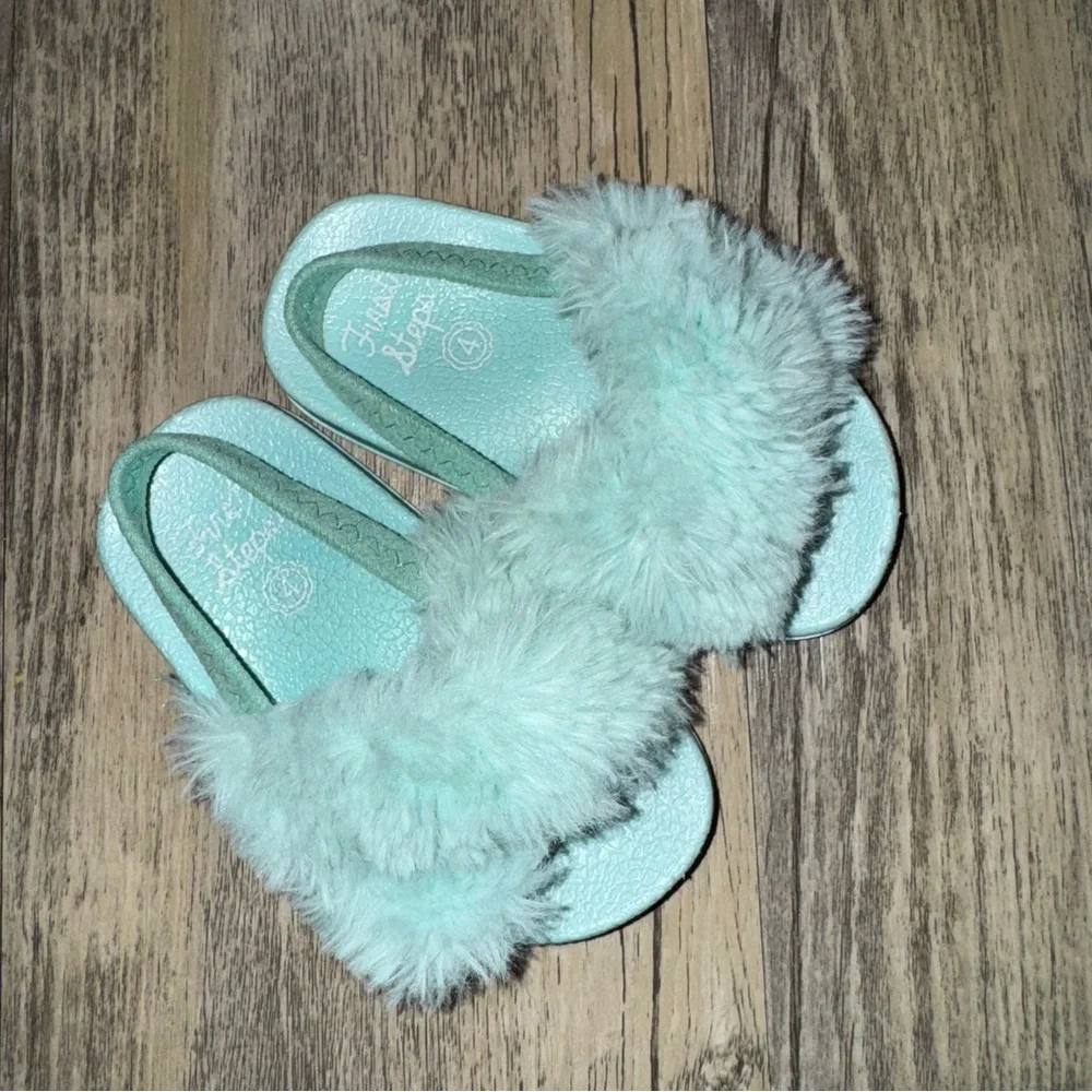 ☀️6/$20☀️ Blue Fluffy Slippers